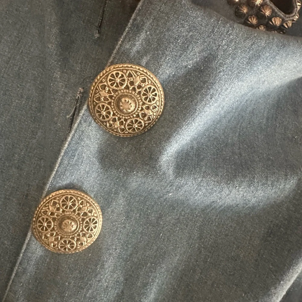 Double D Ranch Blue Denim Vest with Stud Accents - Picture 4 of 4